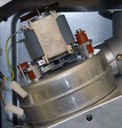 bx combi instant 105e e66527 fan in situ wires disc.gif